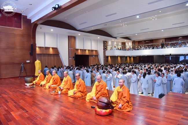 Tu niệm Phật một ngày