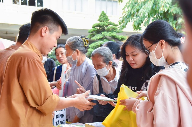 Tu niệm Phật một ngày