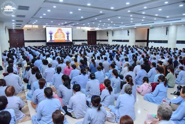 Tu niệm Phật một ngày