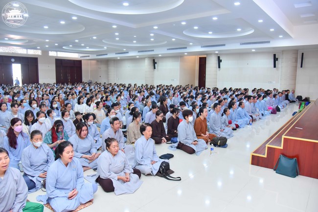 Tu niệm Phật một ngày