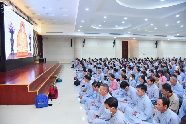 Tu niệm Phật một ngày