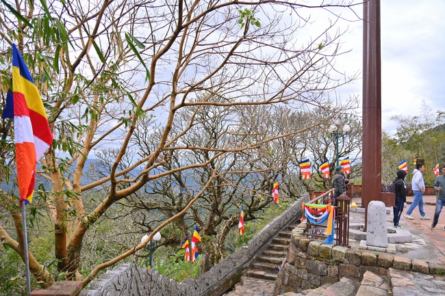 Pilgrimage and visit the scenic spots in the North of Contestants won the 5th Wisdom Light Illuminating