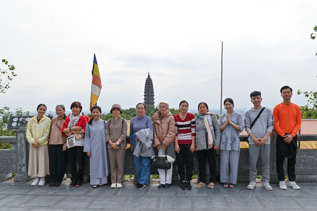 Pilgrimage and visit the scenic spots in the North of Contestants won the 5th Wisdom Light Illuminating