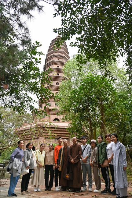 Pilgrimage and visit the scenic spots in the North of Contestants won the 5th Wisdom Light Illuminating