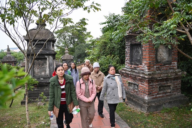 Pilgrimage and visit the scenic spots in the North of Contestants won the 5th Wisdom Light Illuminating