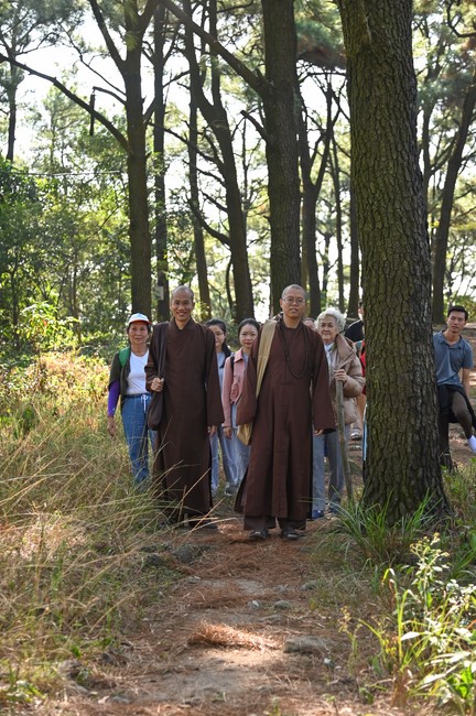 Pilgrimage and visit the scenic spots in the North of Contestants won the 5th Wisdom Light Illuminating