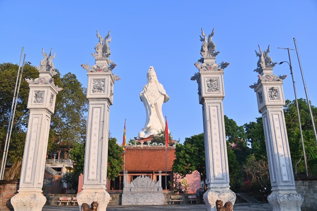 Pilgrimage and visit the scenic spots in the North of Contestants won the 5th Wisdom Light Illuminating