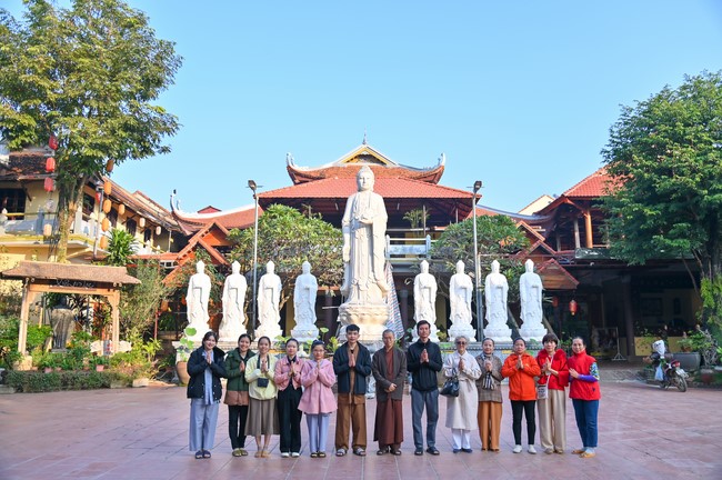 Pilgrimage and visit the scenic spots in the North of Contestants won the 5th Wisdom Light Illuminating