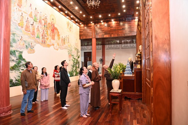 Pilgrimage and visit the scenic spots in the North of Contestants won the 5th Wisdom Light Illuminating