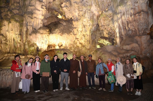 Pilgrimage and visit the scenic spots in the North of Contestants won the 5th Wisdom Light Illuminating