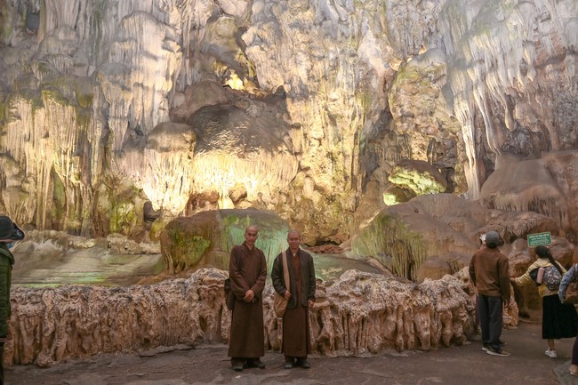 Pilgrimage and visit the scenic spots in the North of Contestants won the 5th Wisdom Light Illuminating