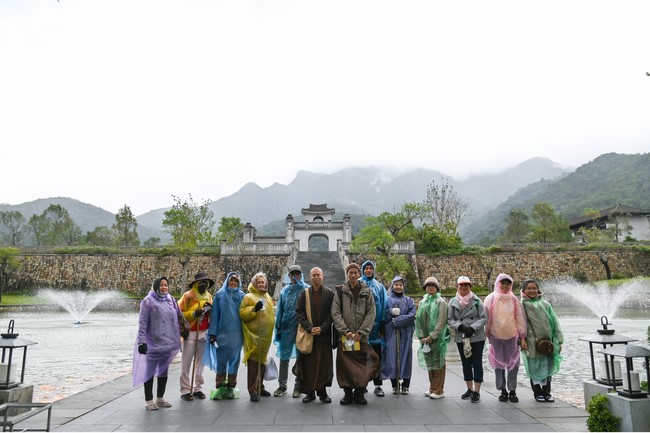 Pilgrimage and visit the scenic spots in the North of Contestants won the 5th Wisdom Light Illuminating