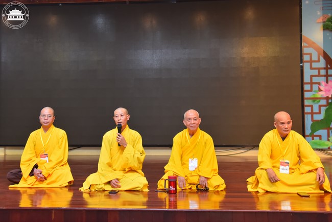 Dharma talk “The old road we walked” in the 101st Seven-day Retreat