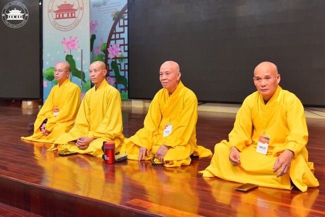 Dharma talk “The old road we walked” in the 101st Seven-day Retreat