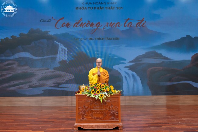 Dharma talk “The old road we walked” in the 101st Seven-day Retreat