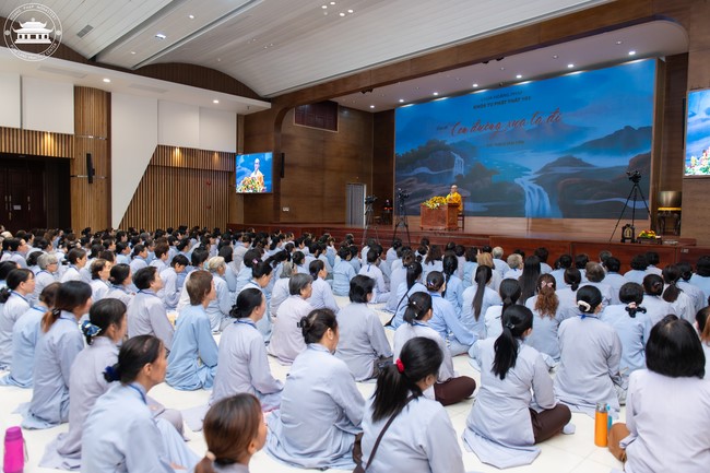 Dharma talk “The old road we walked” in the 101st Seven-day Retreat