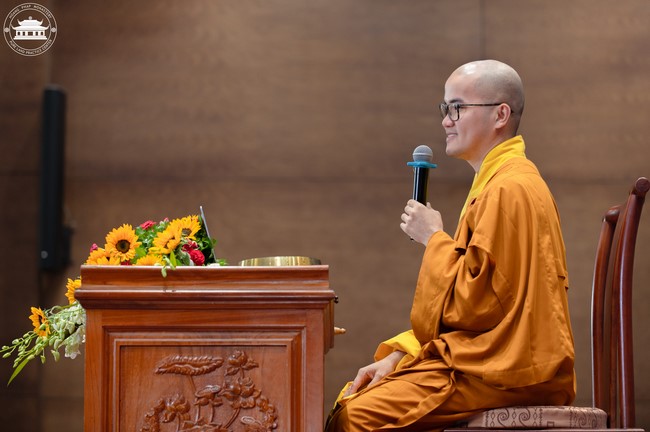 Dharma talk “The old road we walked” in the 101st Seven-day Retreat