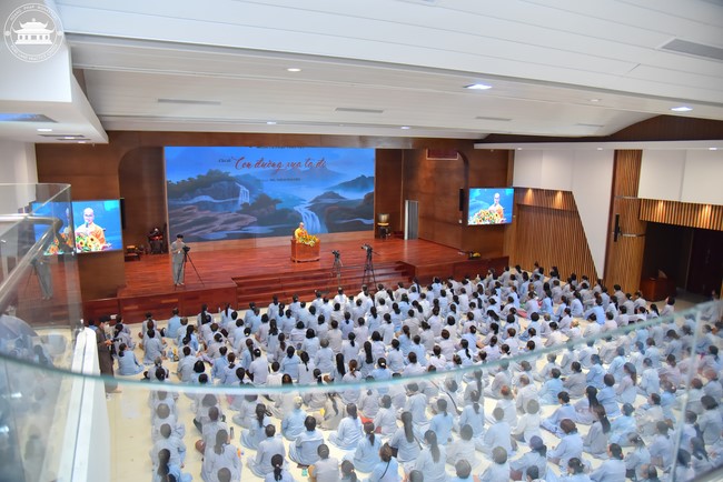 Dharma talk “The old road we walked” in the 101st Seven-day Retreat