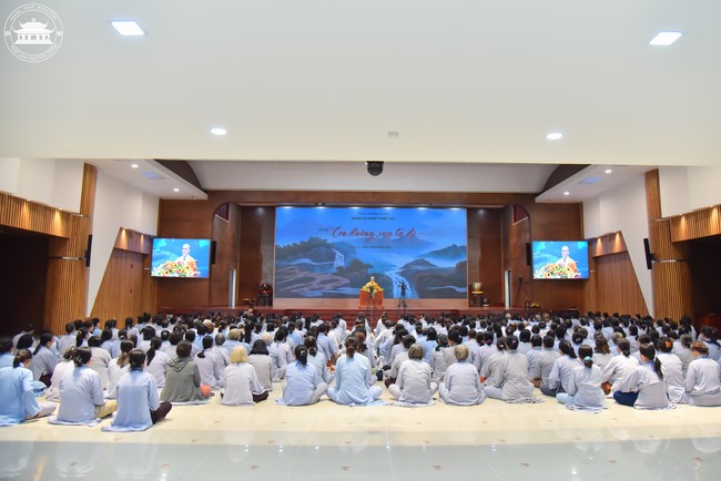 Dharma talk “The old road we walked” in the 101st Seven-day Retreat
