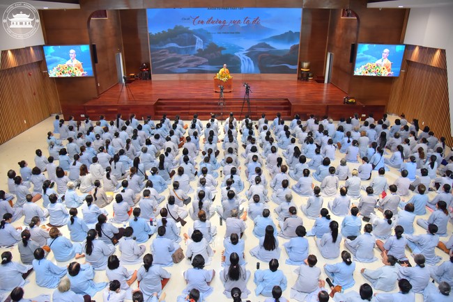Dharma talk “The old road we walked” in the 101st Seven-day Retreat