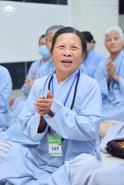 Dharma talk “The old road we walked” in the 101st Seven-day Retreat