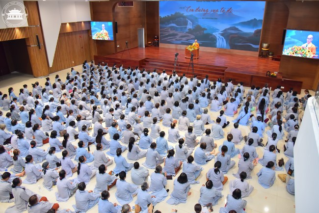 Dharma talk “The old road we walked” in the 101st Seven-day Retreat