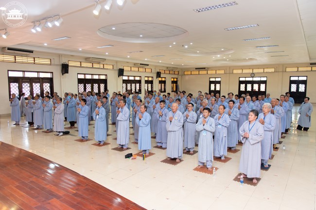 Dharma talk “The old road we walked” in the 101st Seven-day Retreat