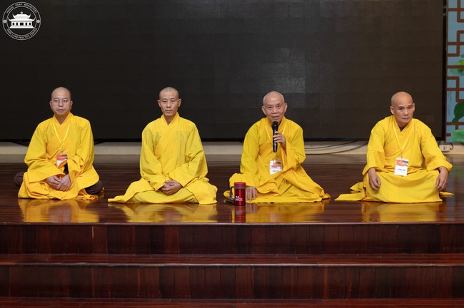 Dharma talk “The old road we walked” in the 101st Seven-day Retreat