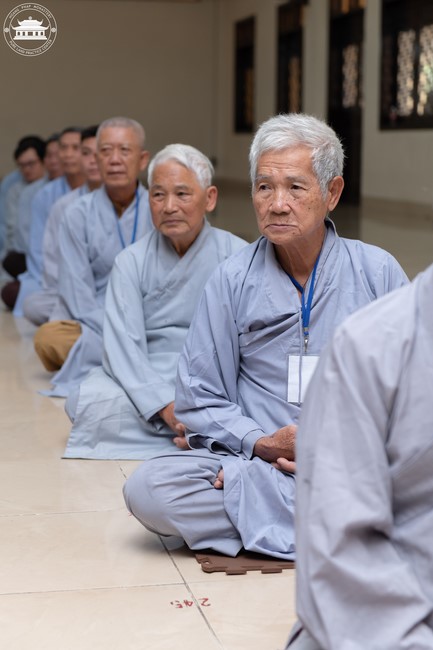 Dharma talk “The old road we walked” in the 101st Seven-day Retreat