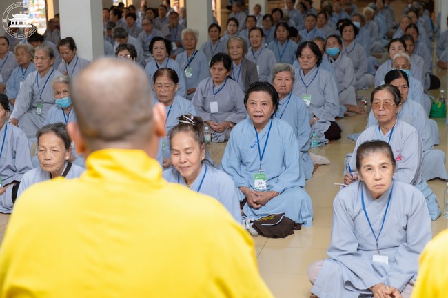 Dharma talk “The old road we walked” in the 101st Seven-day Retreat