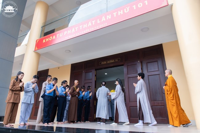 Dharma talk “The old road we walked” in the 101st Seven-day Retreat