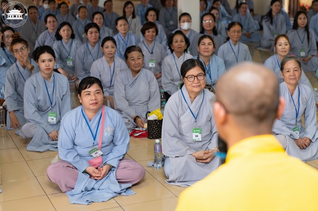 Dharma talk “The old road we walked” in the 101st Seven-day Retreat