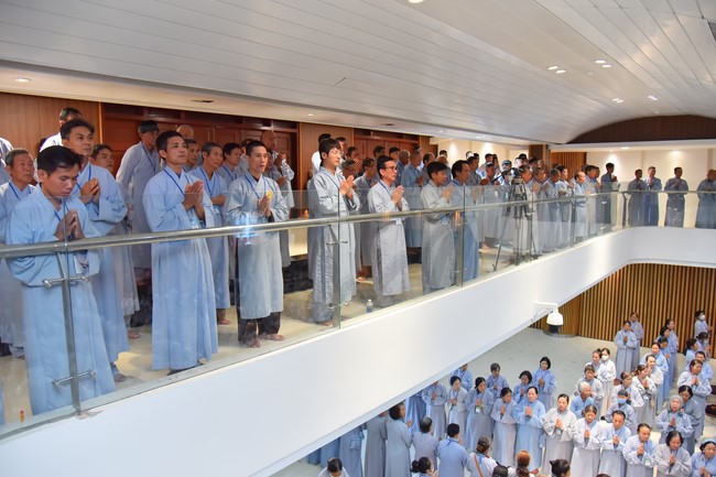 Dharma talk Don't sell our life cheap in the 101st Seven-day Retreat