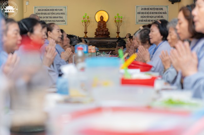 Dharma talk Don't sell our life cheap in the 101st Seven-day Retreat