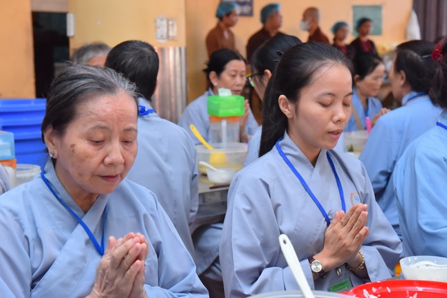 Dharma talk Don't sell our life cheap in the 101st Seven-day Retreat