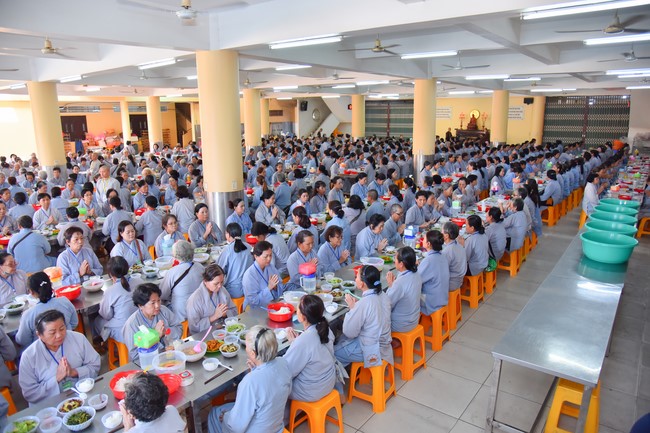 Dharma talk Don't sell our life cheap in the 101st Seven-day Retreat