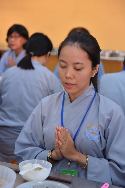 Dharma talk Don't sell our life cheap in the 101st Seven-day Retreat