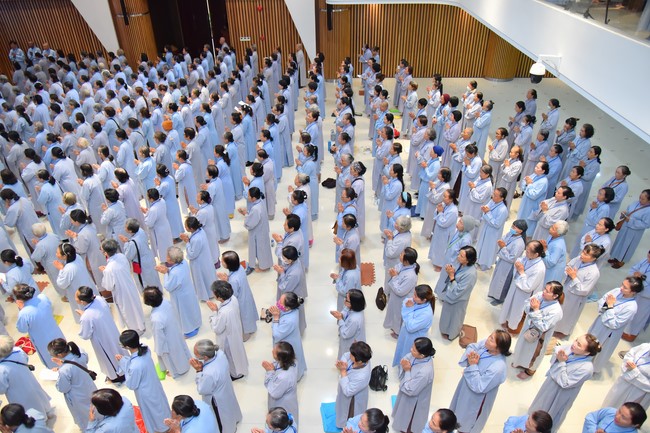 Dharma talk Don't sell our life cheap in the 101st Seven-day Retreat