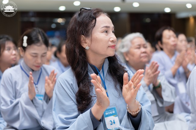 Dharma talk Don't sell our life cheap in the 101st Seven-day Retreat