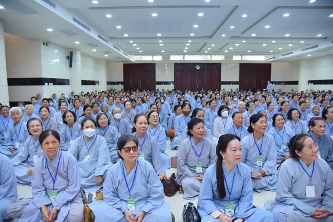 Dharma talk Don't sell our life cheap in the 101st Seven-day Retreat