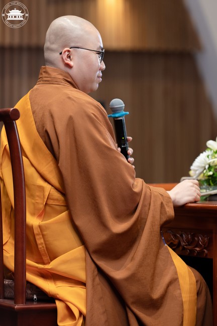 Dharma talk Don't sell our life cheap in the 101st Seven-day Retreat