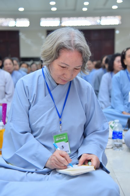 Dharma talk Don't sell our life cheap in the 101st Seven-day Retreat