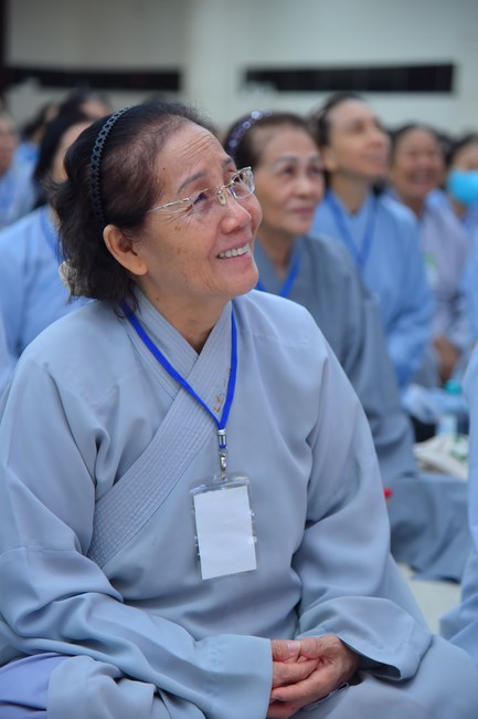 Dharma talk Don't sell our life cheap in the 101st Seven-day Retreat