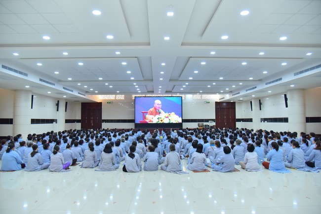 Dharma talk Don't sell our life cheap in the 101st Seven-day Retreat