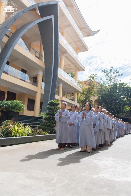 Dharma talk Don't sell our life cheap in the 101st Seven-day Retreat