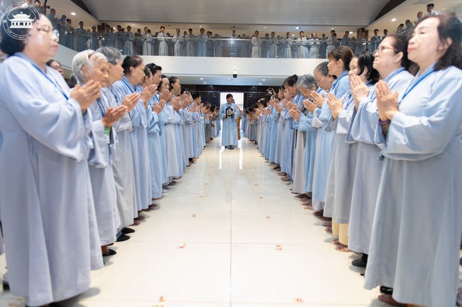 Dharma talk Don't sell our life cheap in the 101st Seven-day Retreat