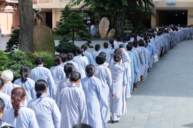 Dharma talk Don't sell our life cheap in the 101st Seven-day Retreat