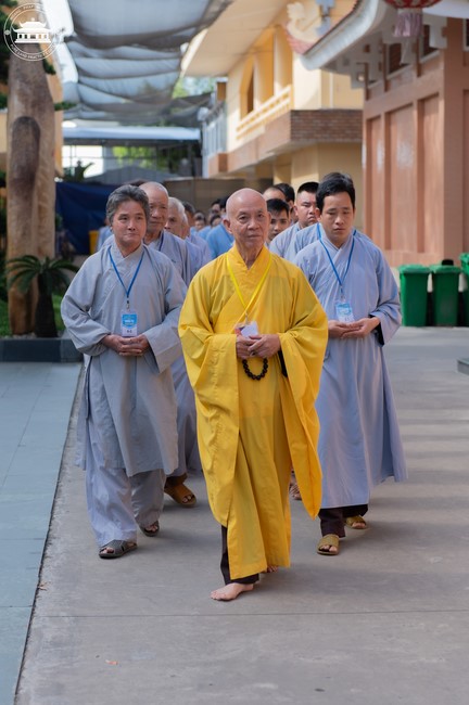 Dharma talk Don't sell our life cheap in the 101st Seven-day Retreat