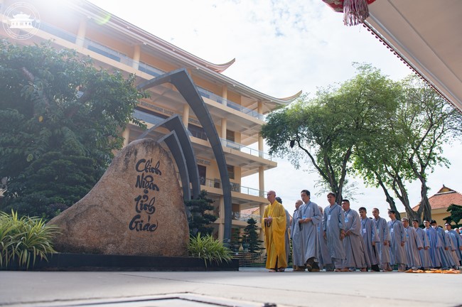 Dharma talk Don't sell our life cheap in the 101st Seven-day Retreat