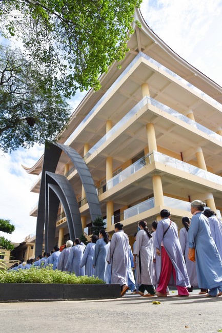 Dharma talk Don't sell our life cheap in the 101st Seven-day Retreat